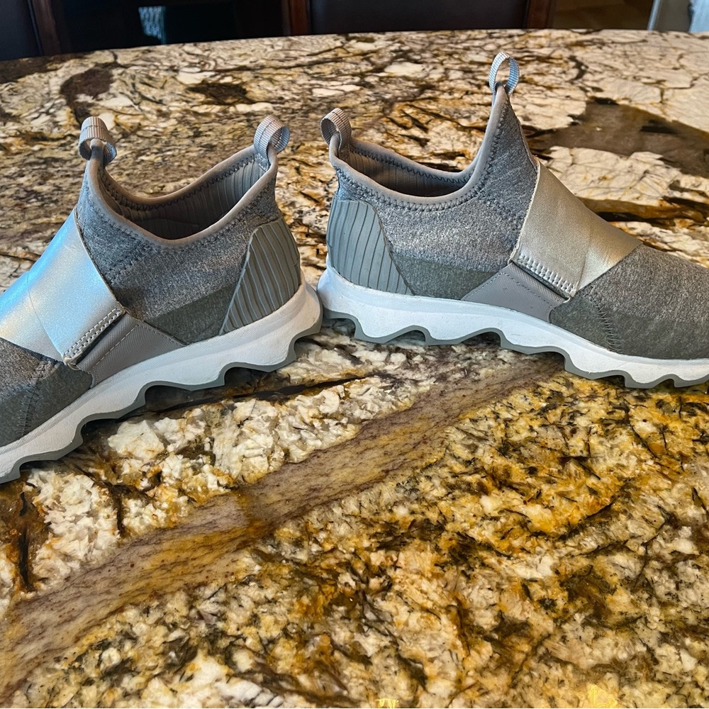 Sorels kinetic sneakers